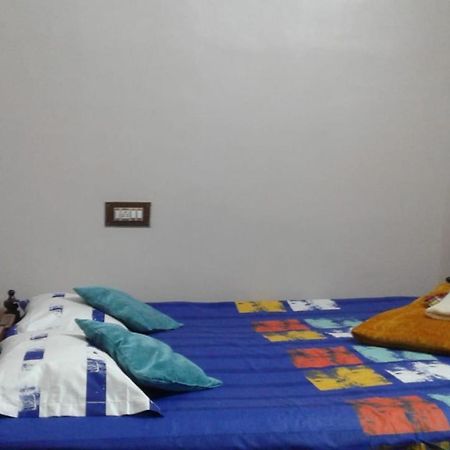 The Lovely Room Calcutta Extérieur photo