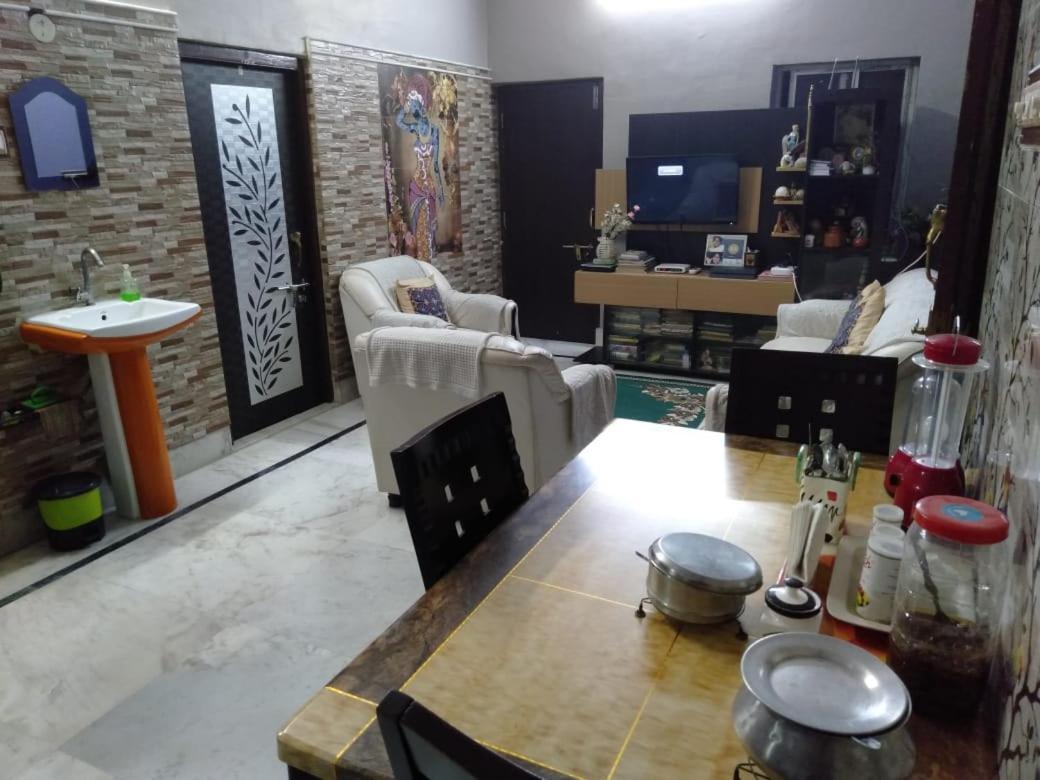 The Lovely Room Calcutta Extérieur photo